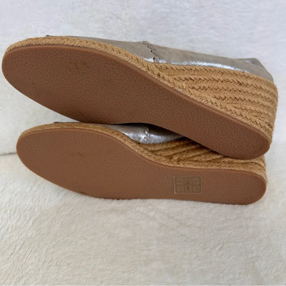 Jack Rogers Women's Sandals Size 9.5M Silver Metallic Leather Espadrille Wedge